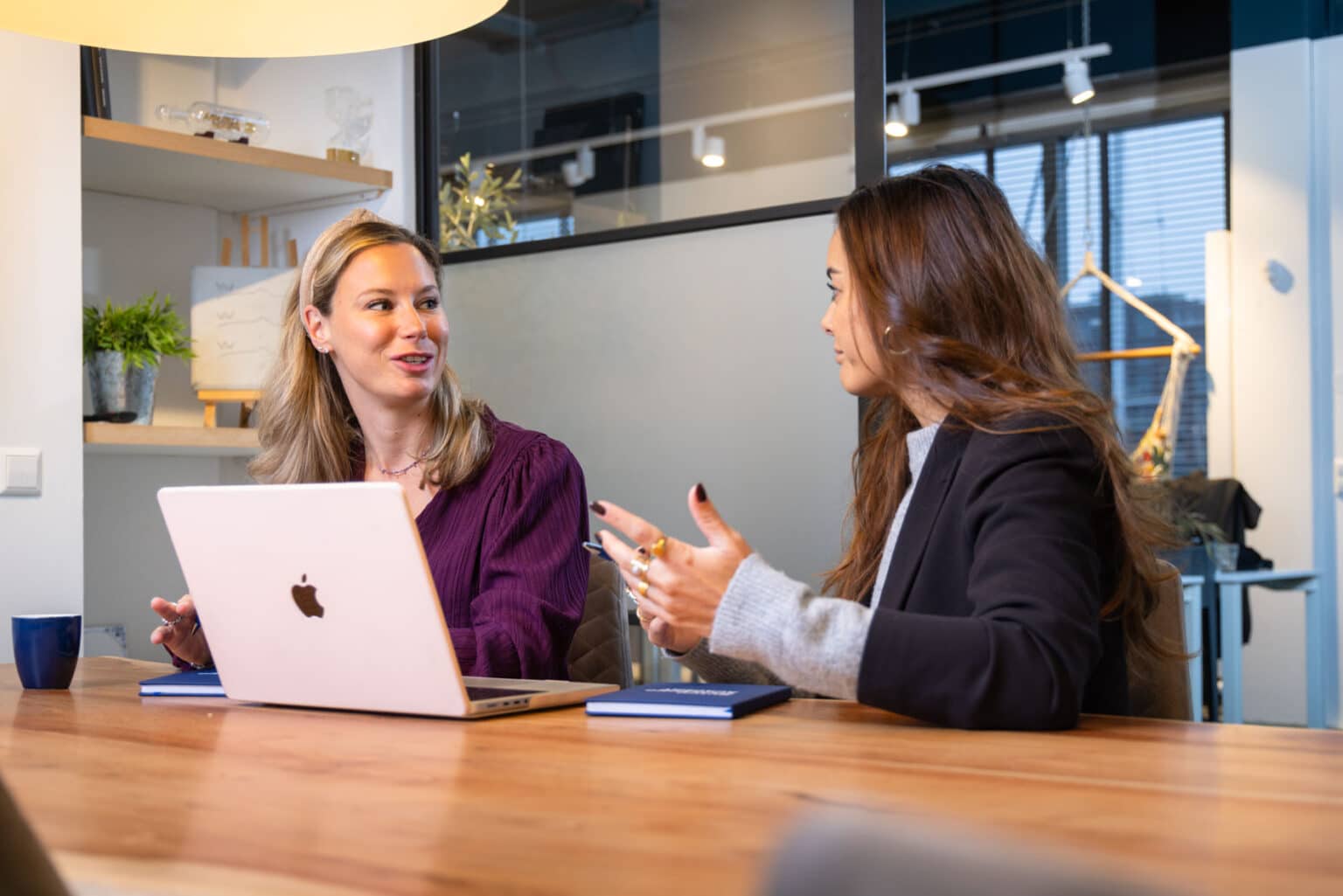 Dutch Marketing Academy coaches Emma en Maaike